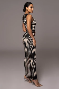 Black Chasing Dawn Maxi Dress 19 Black Chasing Dawn Maxi Dress -Jluxlabel Shop PRODUCT DEC302022 VDAY 95