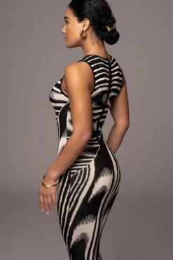 Black Chasing Dawn Maxi Dress 20 Black Chasing Dawn Maxi Dress -Jluxlabel Shop PRODUCT DEC302022 VDAY 98