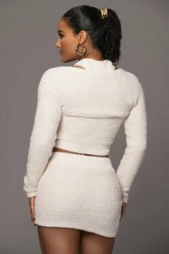 Ivory Cross Paths Plush Three-Piece Set 32 Ivory Cross Paths Plush Three-Piece Set -Jluxlabel Shop PRODUCT JAN192023 74