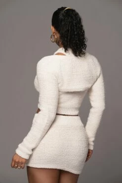 Ivory Cross Paths Plush Three-Piece Set 31 Ivory Cross Paths Plush Three-Piece Set -Jluxlabel Shop PRODUCT JAN192023 75