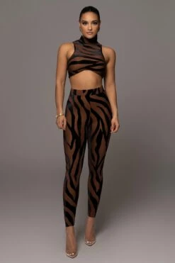 Pecan Never Phased Crop Top 22 Pecan Never Phased Crop Top -Jluxlabel Shop PRODUCT JAN252023 NEWARRIVALS 187