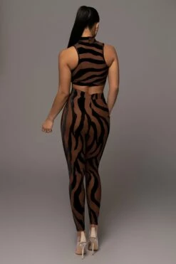 Pecan Never Phased Crop Top 26 Pecan Never Phased Crop Top -Jluxlabel Shop PRODUCT JAN252023 NEWARRIVALS 190