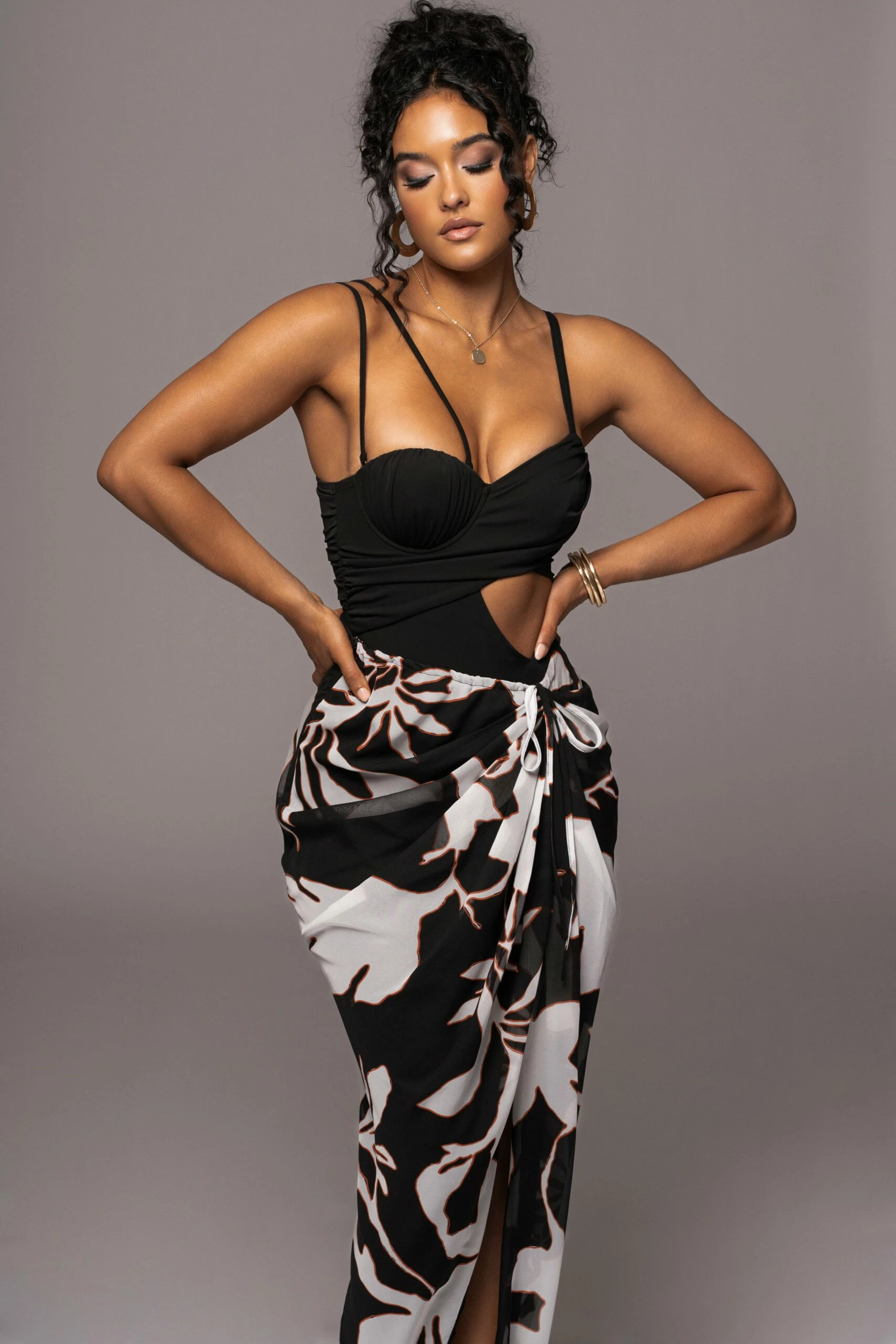 White Floral Endless Oasis Skirt Set 7 White Floral Endless Oasis Skirt Set - Image 5