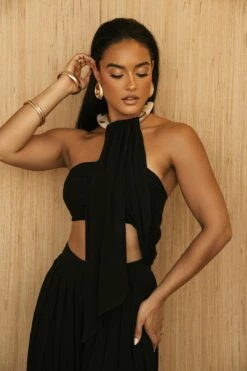 Black TAKE A SEAT HALTER TOP 20 Black TAKE A SEAT HALTER TOP -Jluxlabel Shop PRODUCT JUL52023 CROCHET2 221